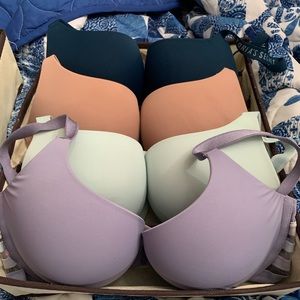 8 VS T-Shirt Push Up Bras 36C NWOT